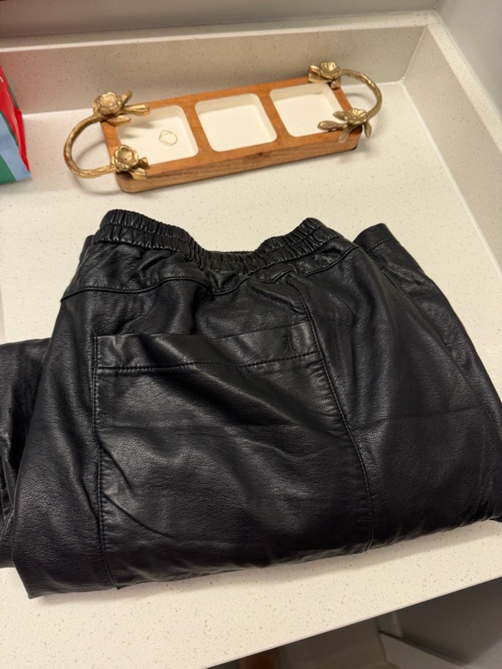 Pilcro Izzie Relaxed Barrel Leather pull on pants - Picture 2 of 4